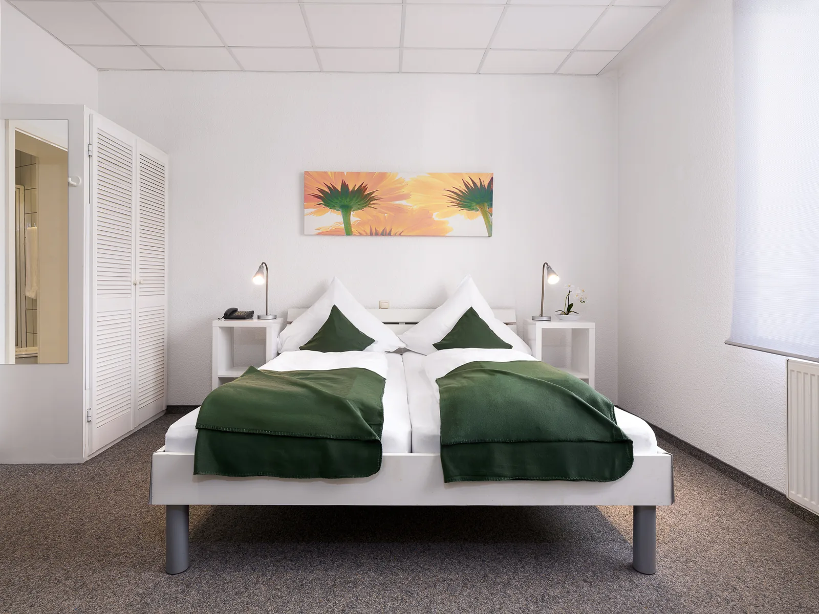 Doppelzimmer mit Doppelbett im Hotel Jägerhof Herne